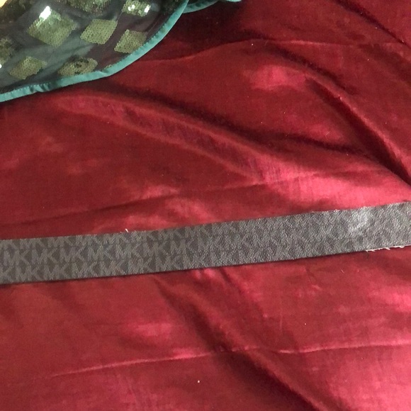 Size M authentic Michael kors belt - Picture 2 of 4